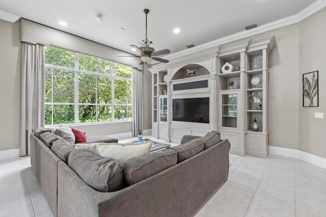 Photo - 856 Forest Glen Ln