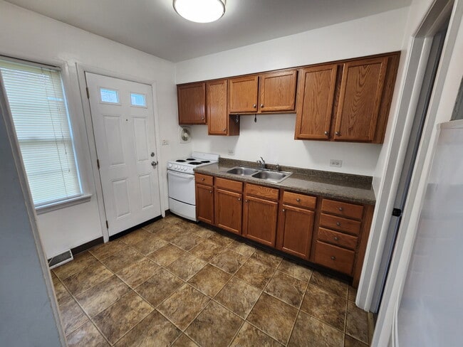 Photo - North & Keith Unit 1711