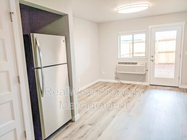 Photo - 8300 SE Flavel St Unit 101