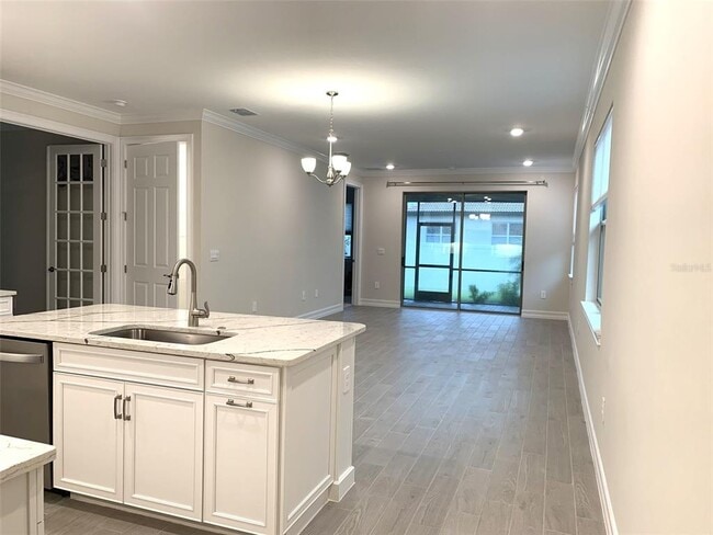 Photo - 309 Palestro St
