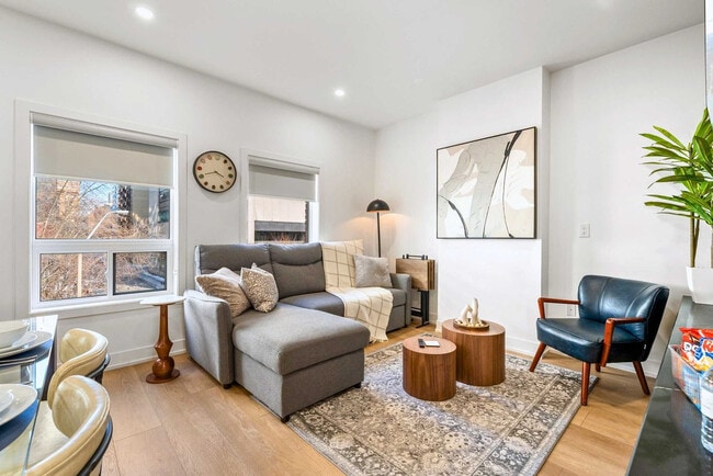 Building Photo - 168 McCaul St