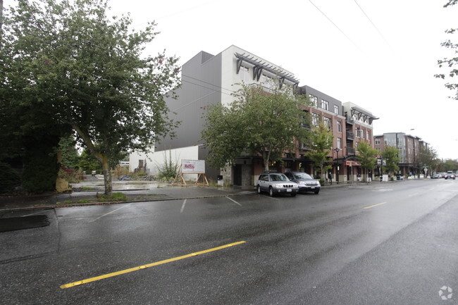 Building Photo - Queen Anne Collection Rental