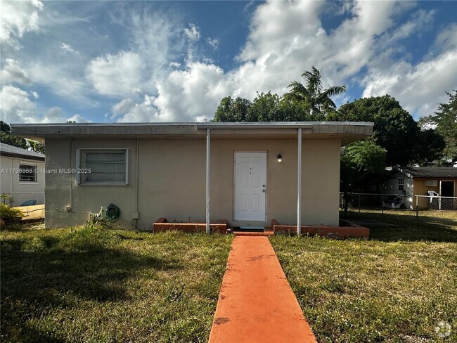 Building Photo - 8935 SW 28th St Unit REAR Rental