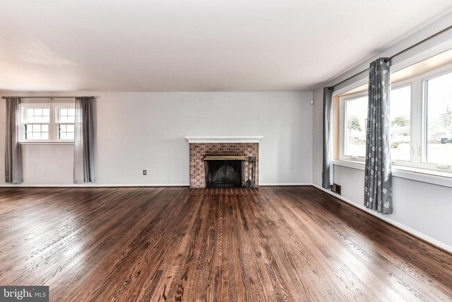 Building Photo - 5508 Inverchapel Rd Rental