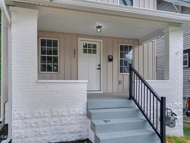 Photo - 551 Denmark St