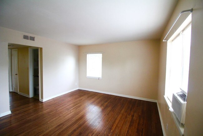 Photo - University Meadows