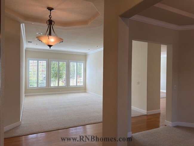 Photo - 121 Dunbarton Ct