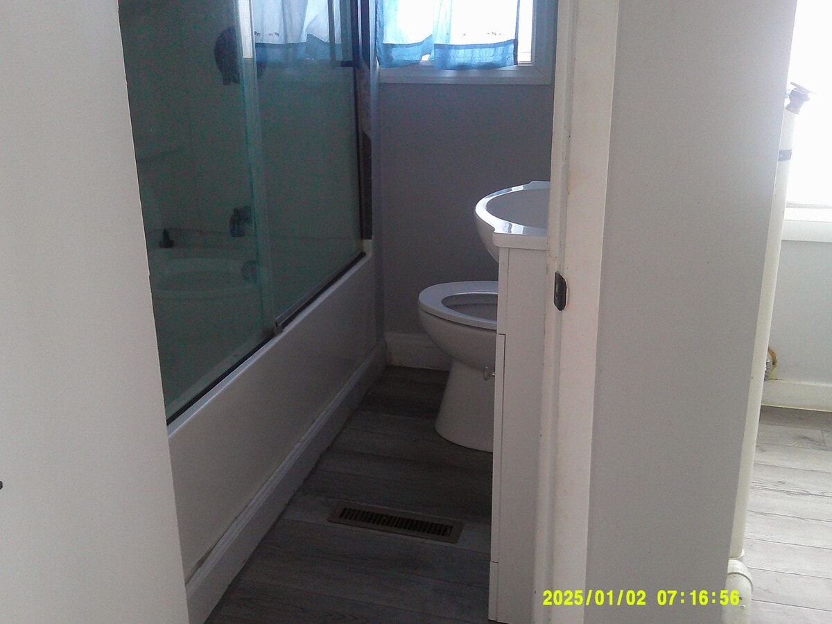 Photo - 408 W Willett St Unidad #1 Lower
