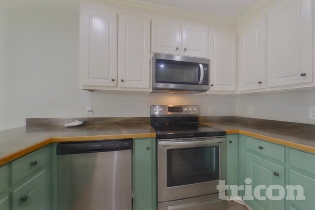 Photo - 231 W Oak St