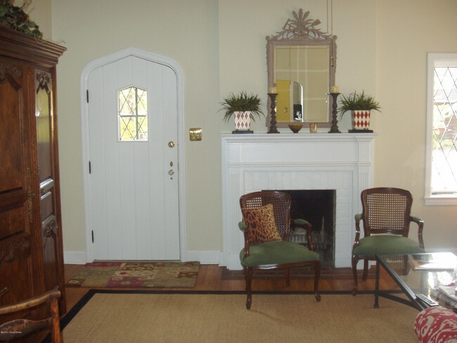Photo - 505 Oxford Pl