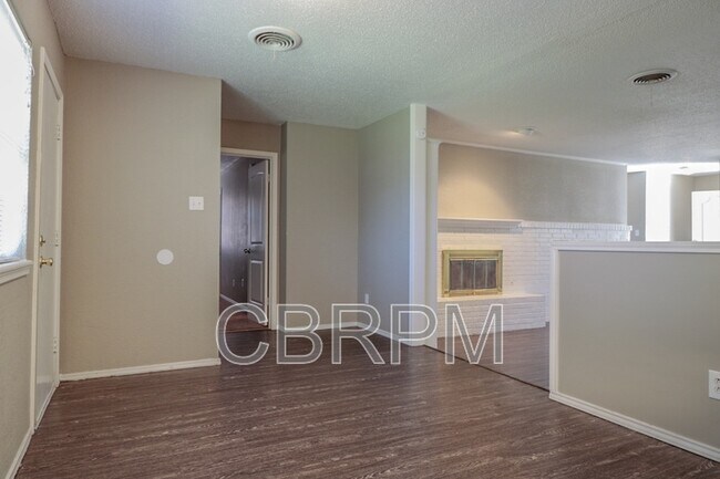 Photo - 4506 60th St