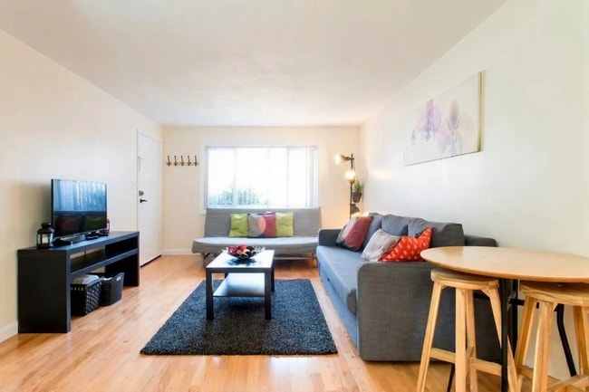 Building Photo - 33 Oxford Cir Unit 1