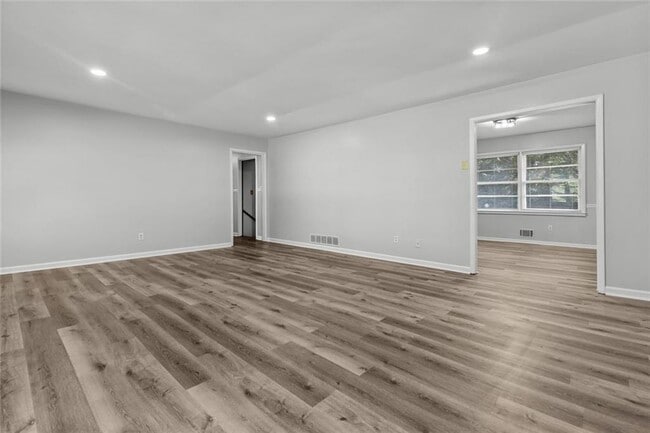 Photo - 1834 Dogwood Ct SW