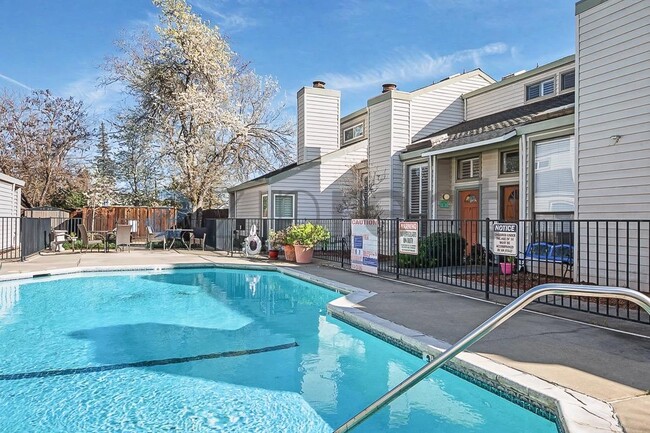 Photo - 1604 Hood Rd