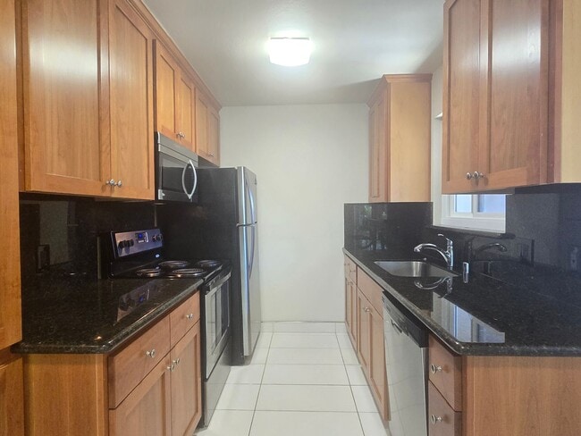 Photo - 3591 Brookdale Dr Unit 5