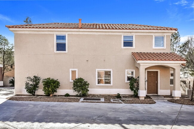 Building Photo - 1449 Morro Creek St