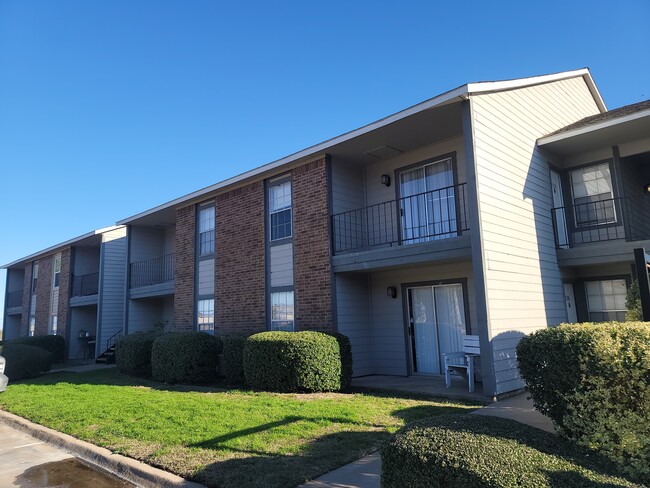 Bosque River Apartments - Bosque River Apartments