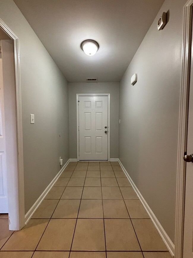 Photo - For Rent - 4 bedrooms - close to 295