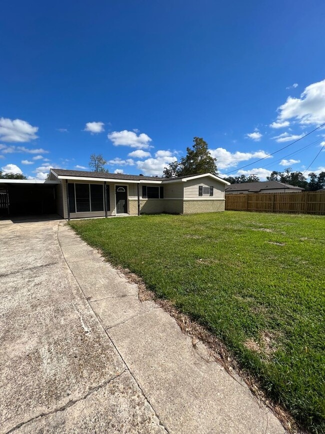 Building Photo - Home for lease