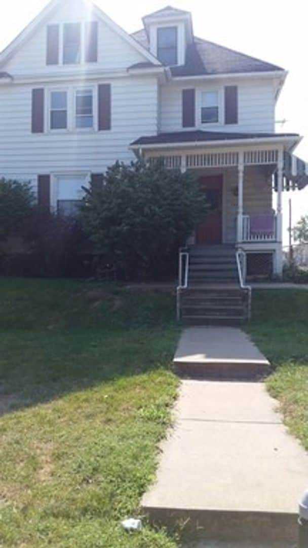 Building Photo - 1418 12th Ave Unit 1