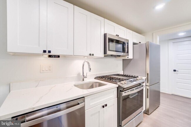 Photo - 3625 16th St NW Unit B4