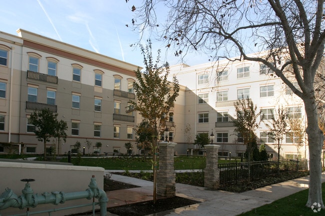 Photo - Sycamore Senior Apartments, LP