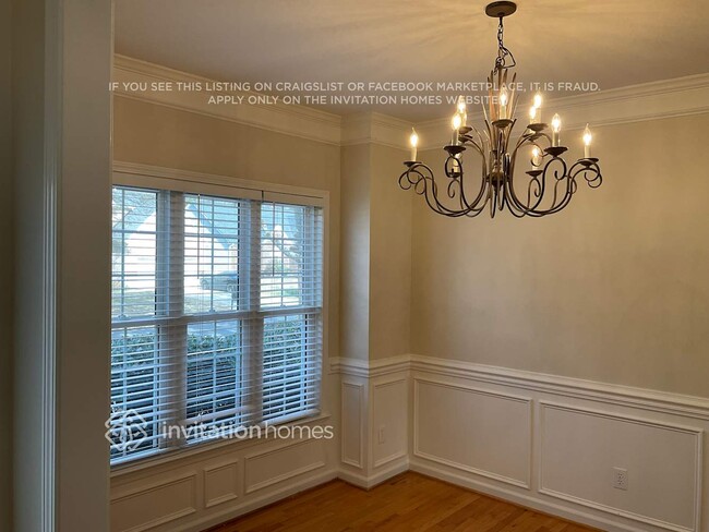 Photo - 406 Pembroke Ln