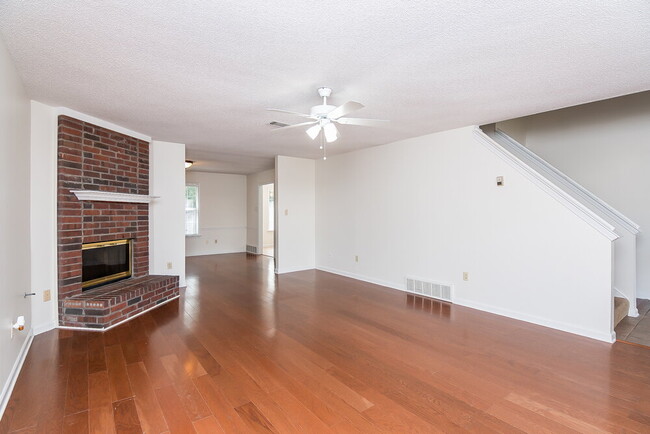 Photo - 1400 Milestone Dr