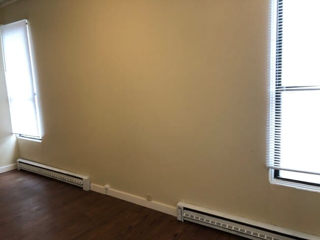 Photo - 415 NE Howard St