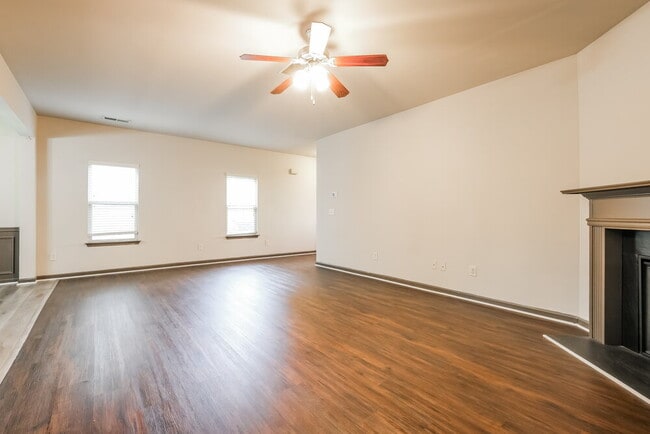 Photo - 581 Sweet Ashley Way