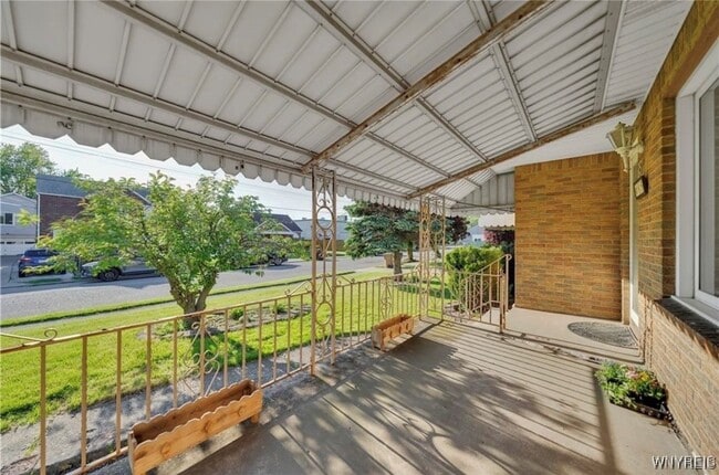 Photo - 85 Warsaw St