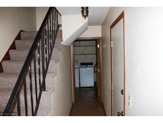 Photo - 1624 Greeley St S