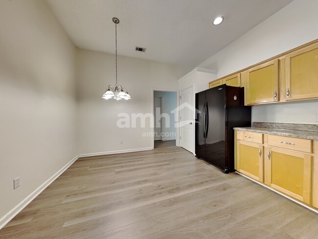 Photo - 103 Richmond Way