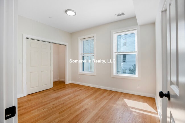 Photo - 27 Linden St Apartments Unit 3