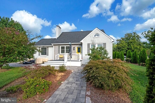 1001 Clearview Ave