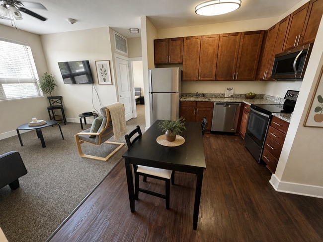 Friendly105 Apartments