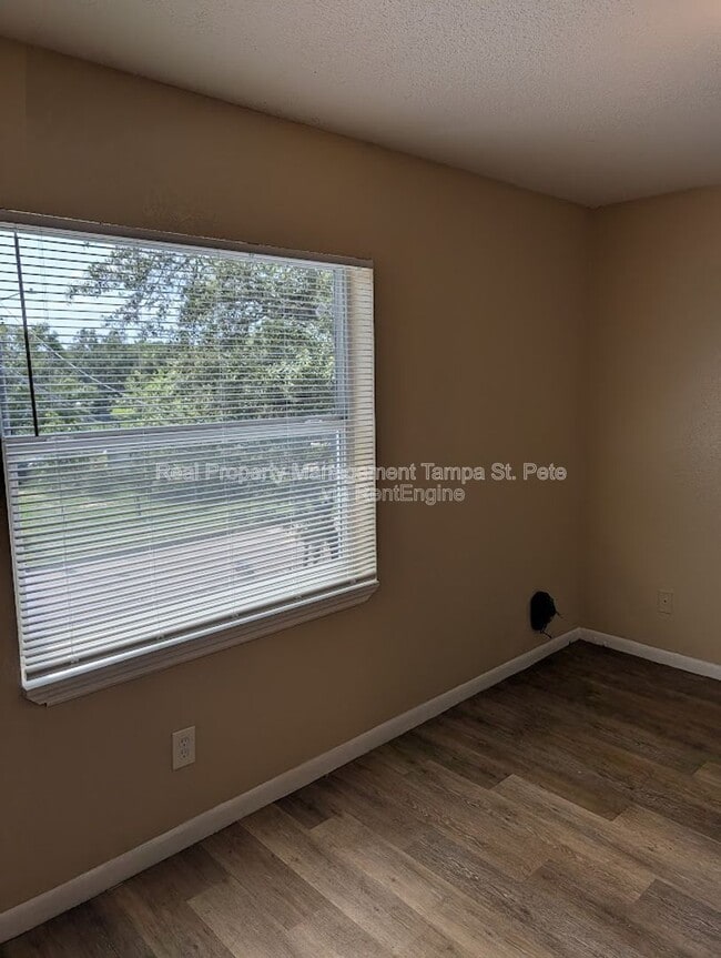 Photo - 8429 N 39th St Unidad 3