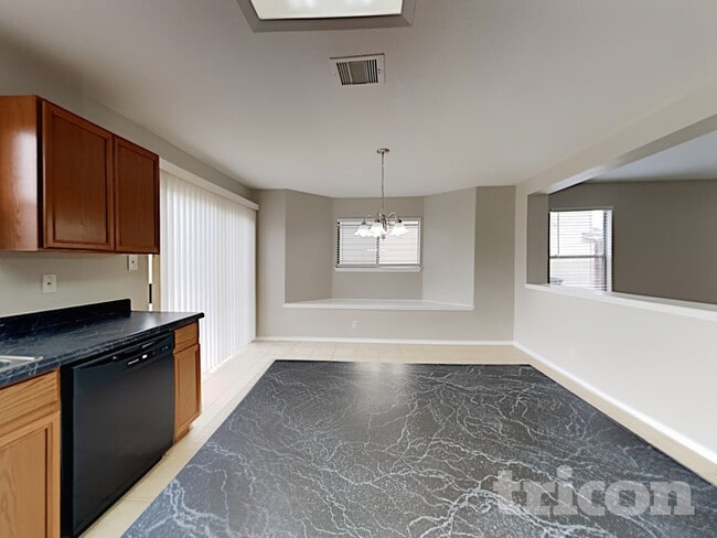 Photo - 15819 Hastings Park