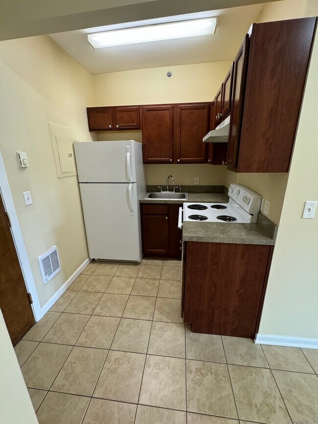 Photo - 422 Main St Unit 2A