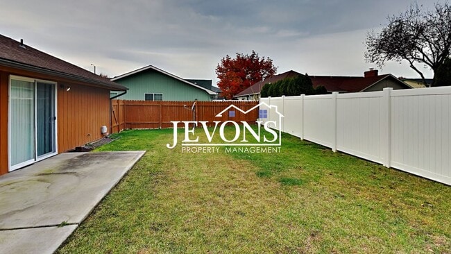 Photo - $500 Off First Month! Enjoy this 3-bedroom home featuring a fully equipped kitchen, a two-car att...