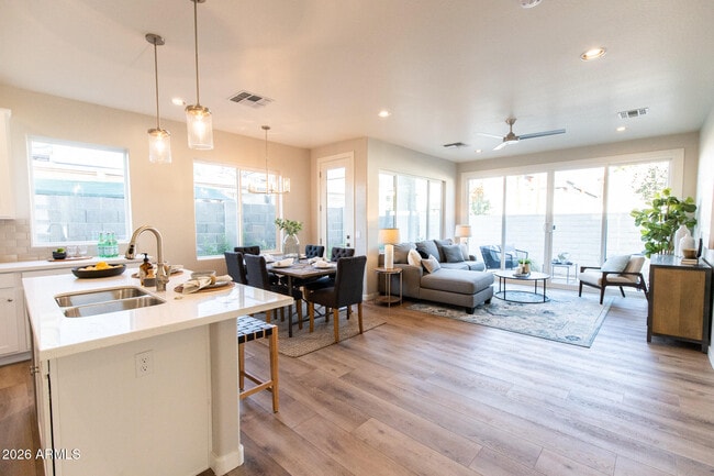 Photo - 3726 E Flower St