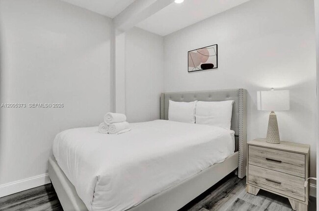 Photo - 10006 E Bay Harbor Dr Unit 13