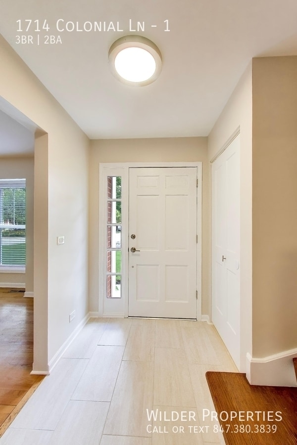 1714 Colonial Ln