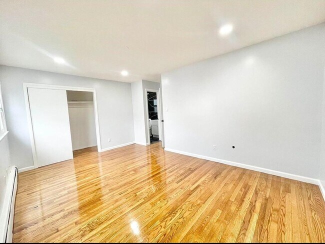 Photo - 13 Silver St Unidad 2nd Fl