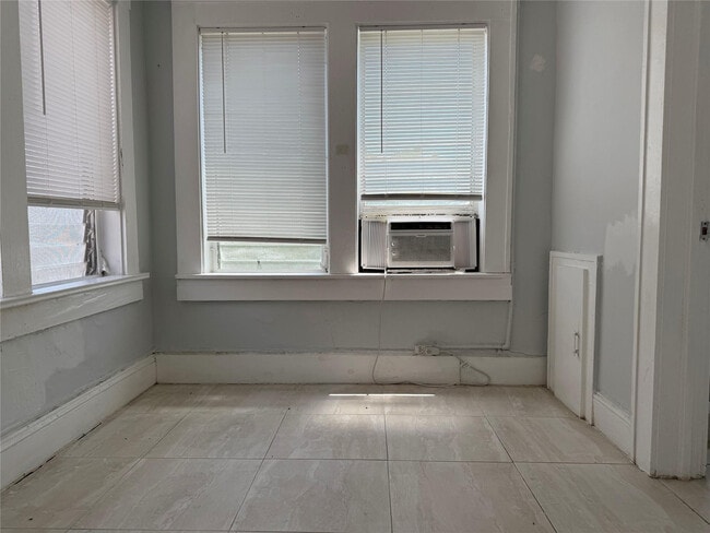 Photo - 1621 Van Buren St Unit 8