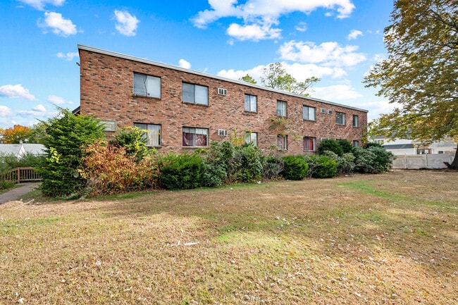 Building Photo - 18 Signor St Rental