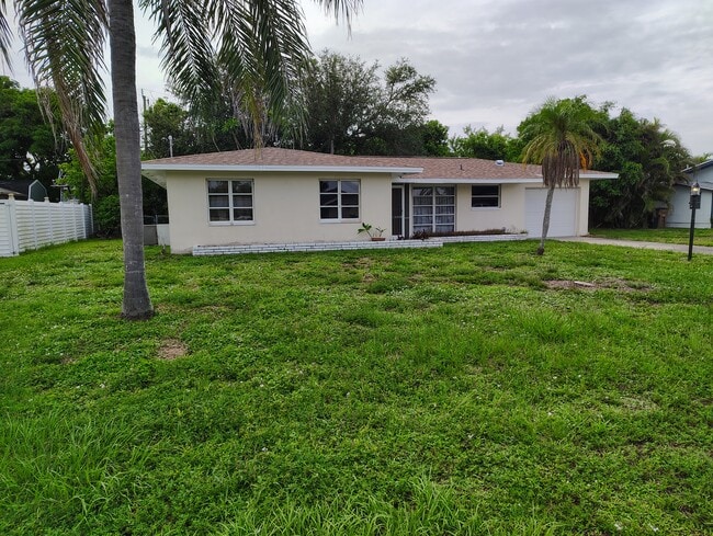 Building Photo - 5220 Versailles Ct Rental