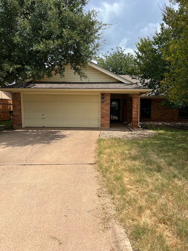 Building Photo - 3209 Amarillo St Rental
