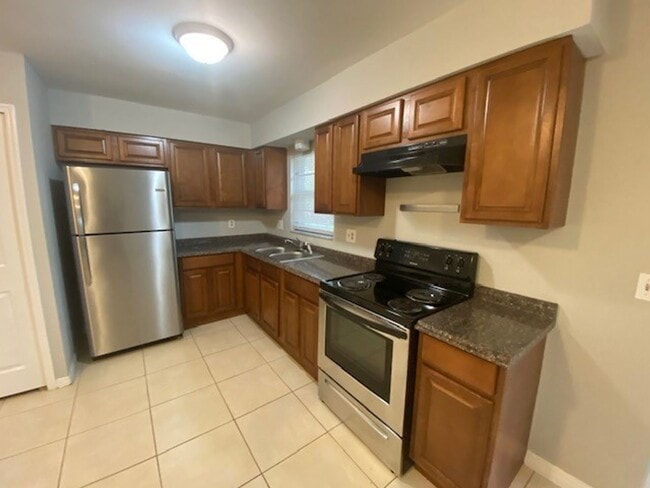 Photo - 2 Bedroom 2 Bath Duplex in Historic Downto...