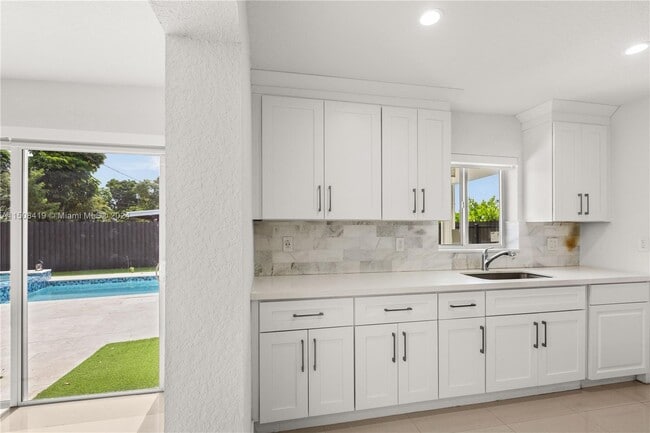 Photo - 10400 SW 42nd St